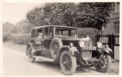 77 1927 A/D 14/45 hp 6-light saloon, reg KH5330